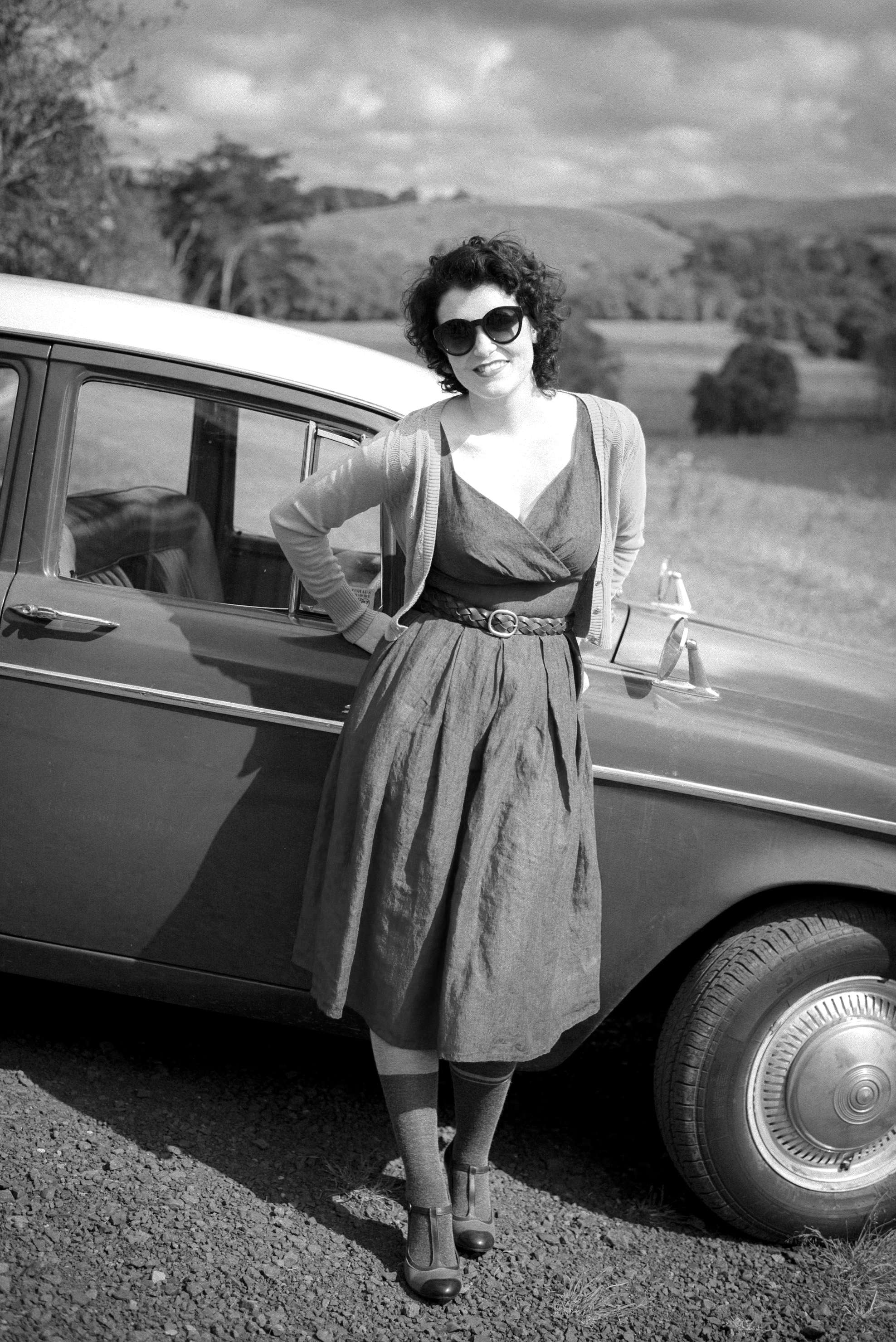 add black and white filter to a woman portrait